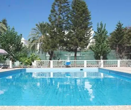 فندق ماريون Polis